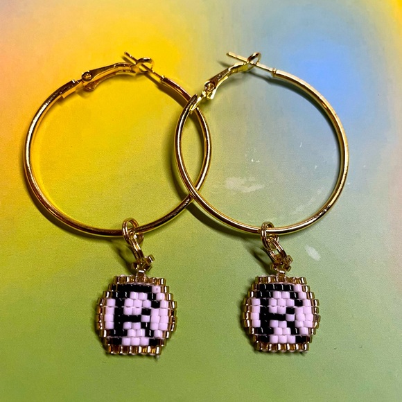 BEADED INITIAL HOOP EARRINGS- "R" - Picture 1 of 3